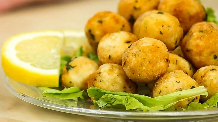 Fiskeboller med ostefyld – en opskrift på en ret, som du får lyst til at lave igen og igen