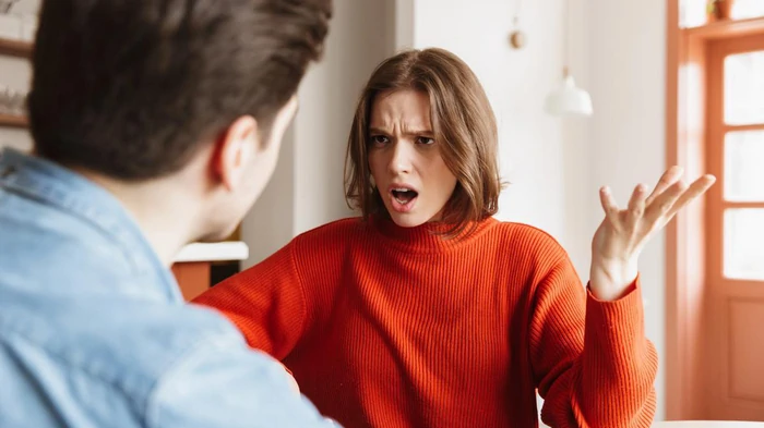 Fra “du har tabt dig” til “smil”: 10 komplimenter fra 80’erne, som allerede betragtes som uhøflige