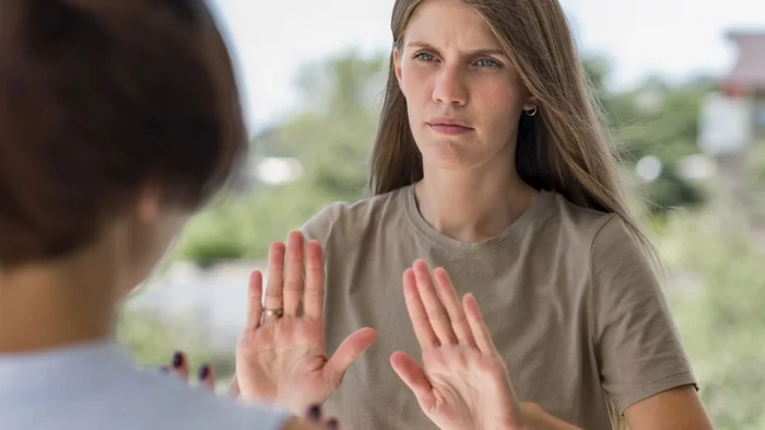 Hvilken slags mennesker skal du undgå at omgås, ellers vil du fortryde det: 5 tegn på giftighed