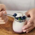 hvorfor-yoghurt-er-godt-for-helbredet-eksperter-naevner-fire-vigtige.webp.webp